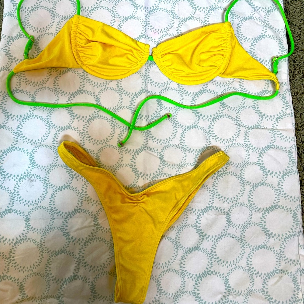 Indah size small underwire set. Worn once and has been washed with bikini wash.